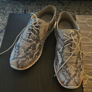 Cole Haan Zero Grand Snake Print Casual Shoe Size 6